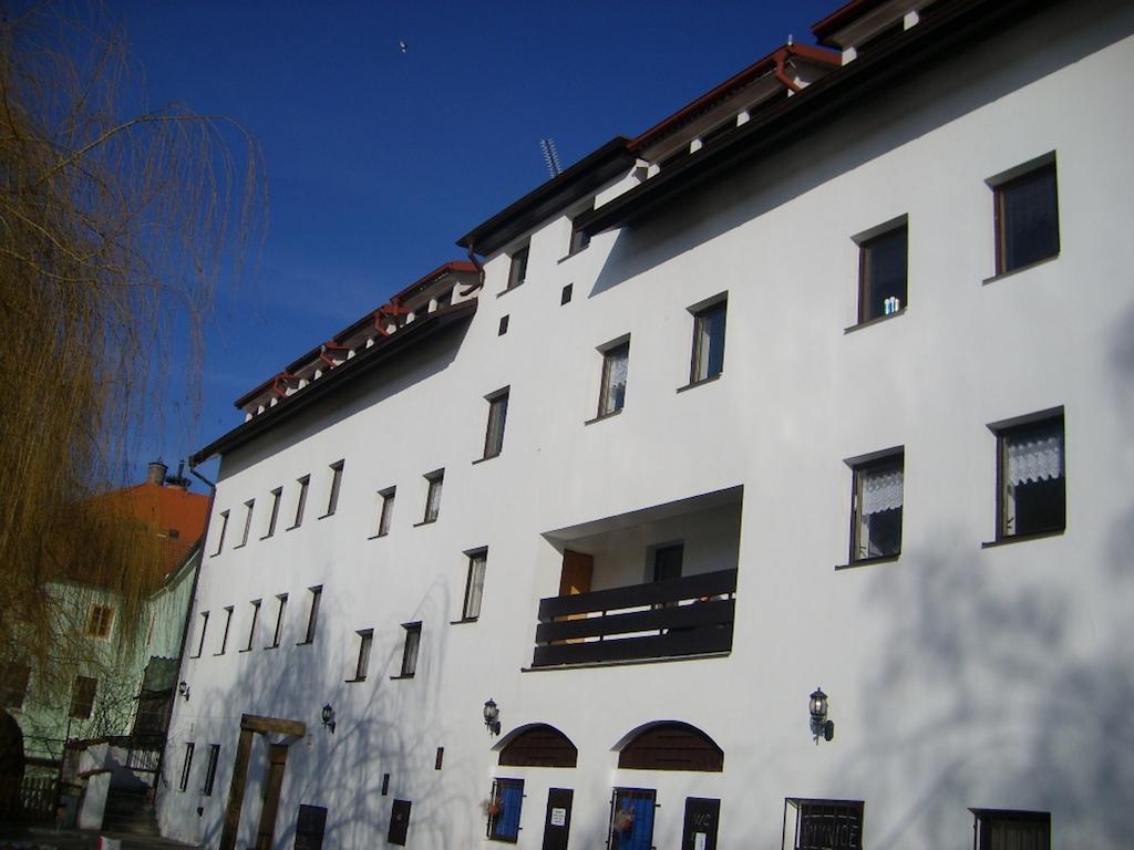 Hotel Pod Skalou Písek Esterno foto